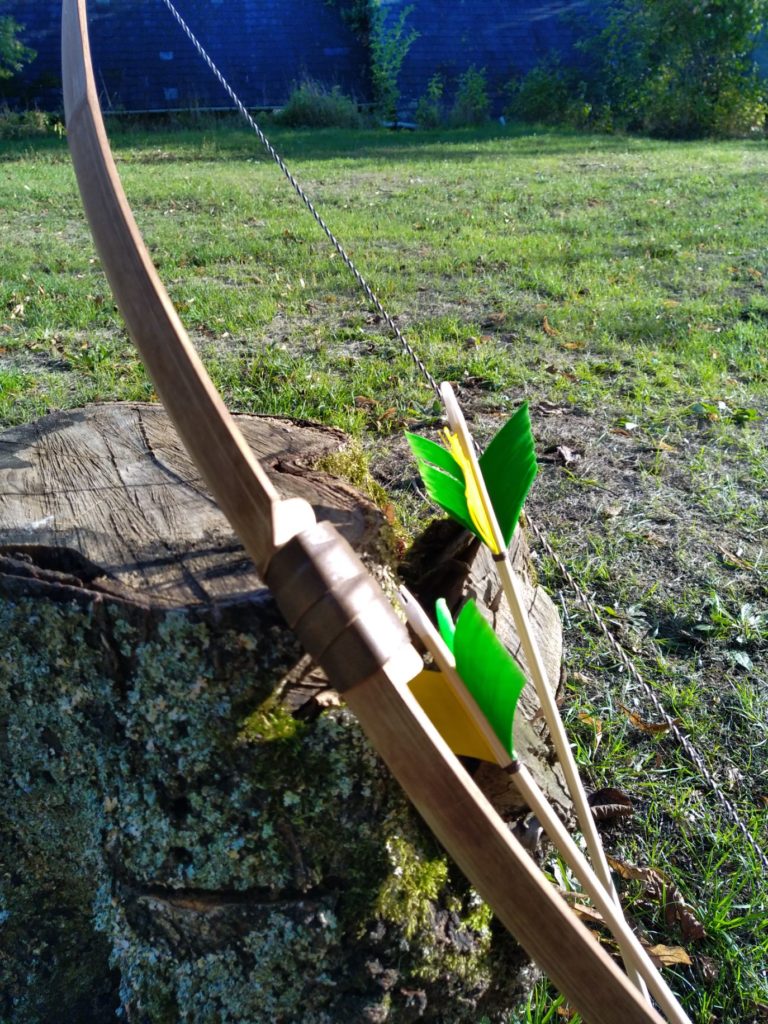 arc en bambou pour enfant avec ses deux flèches